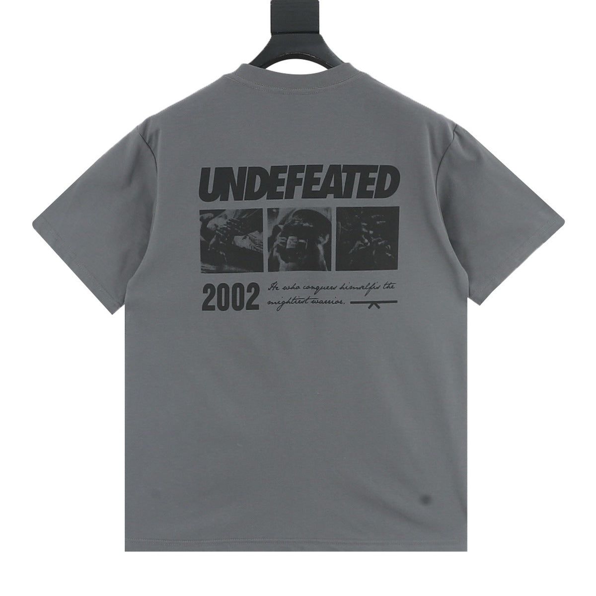 Playera UNDEFEATED Gris, foto 7 de 7