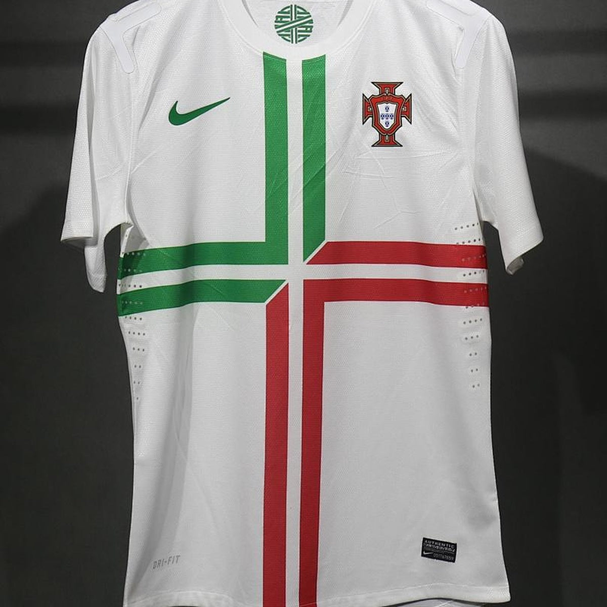 Jersey Portugal 2012 Visitante blanco, foto 13 de 13