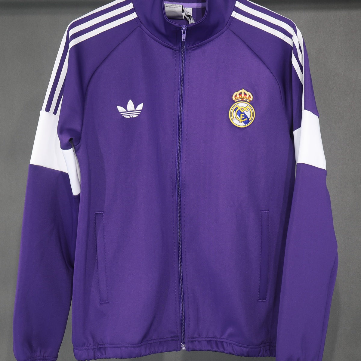 Conjunto Real Madrid adidas Retro 2026 Morado, foto 10 de 10
