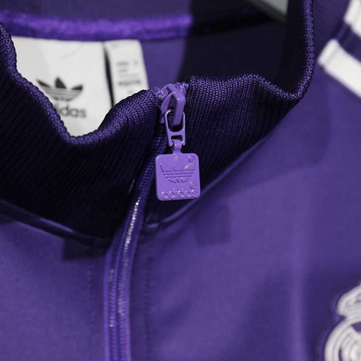 Conjunto Real Madrid adidas Clásico Retro Morado, foto 10 de 13