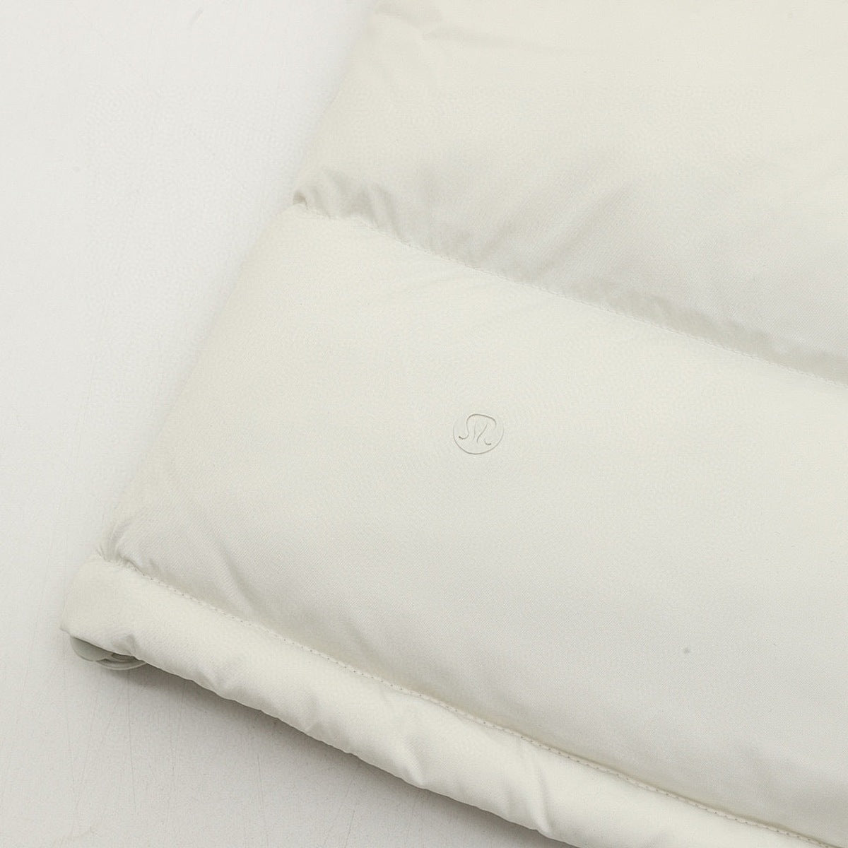 Chamarra de Plumas lululemon Wunder Puff 4 Paneles Blanca blanco, foto 4 de 9