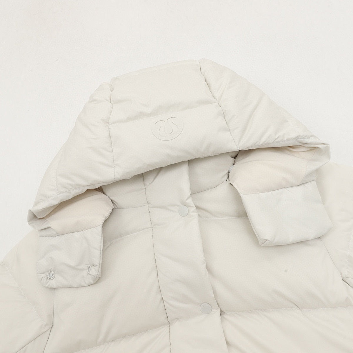 Chamarra de Plumas lululemon Wunder Puff Larga Blanca blanco, foto 8 de 9