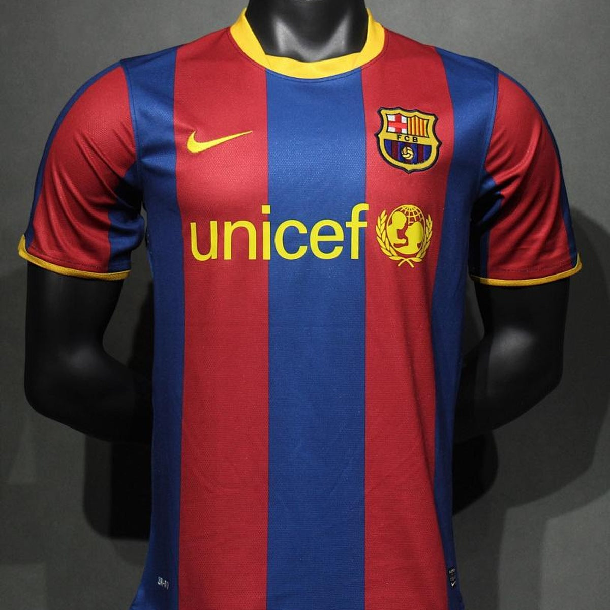 Jersey FC Barcelona 2010-11 Local rojo, foto 7 de 10