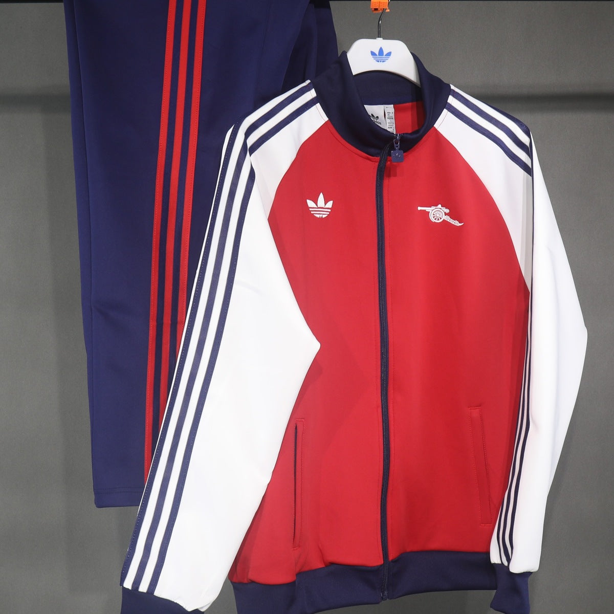 Conjunto Arsenal adidas TRACK TOP Retro 2026 Rojo, foto 11 de 11