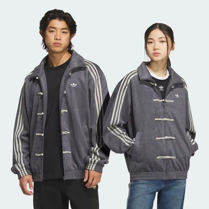 Chamarra adidas Tang Año Nuevo Chino gris oxford, con modelos