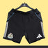 Short Newcastle United adidas 2025 Local negro, foto 1 de 5