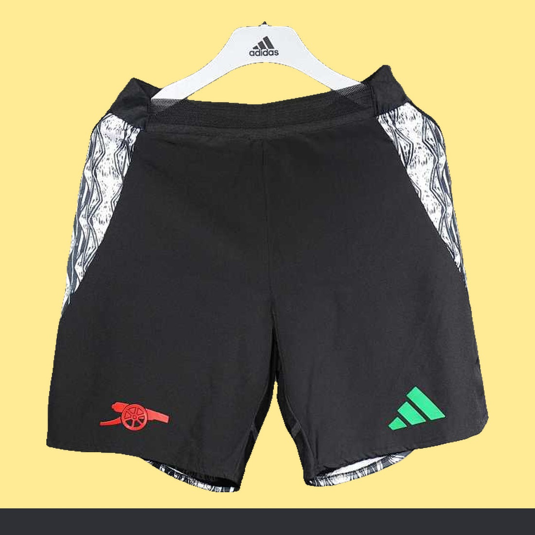 Short Arsenal adidas 2024-25 Visitante negro, foto 1 de 6
