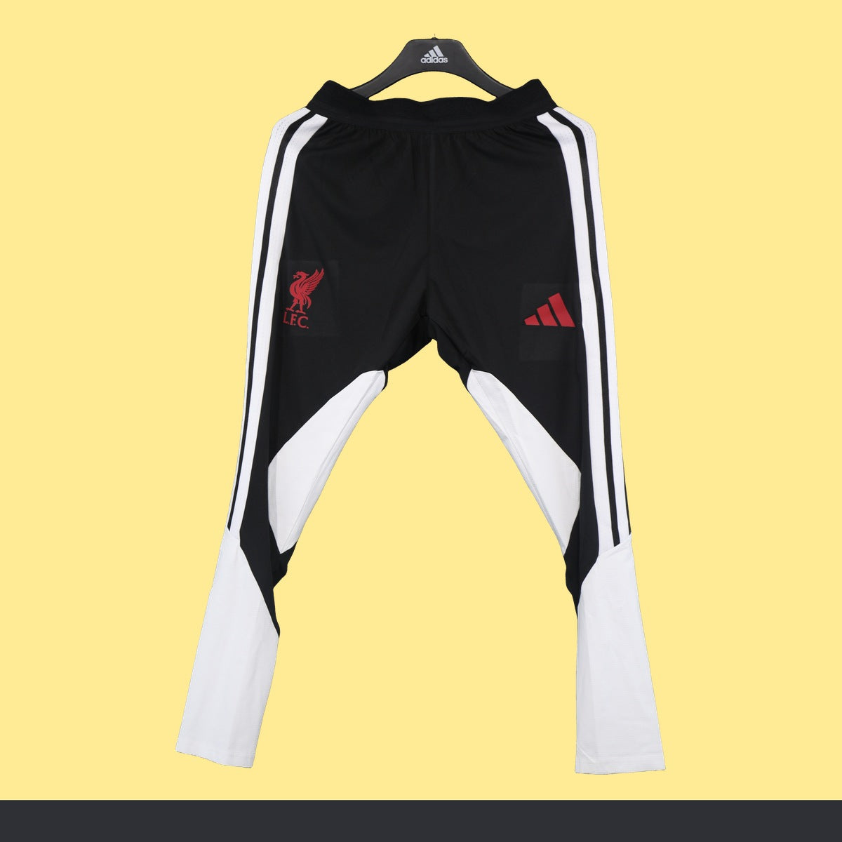 Pants de Entrenamiento Liverpool adidas 2026 Negro, foto 1 de 2