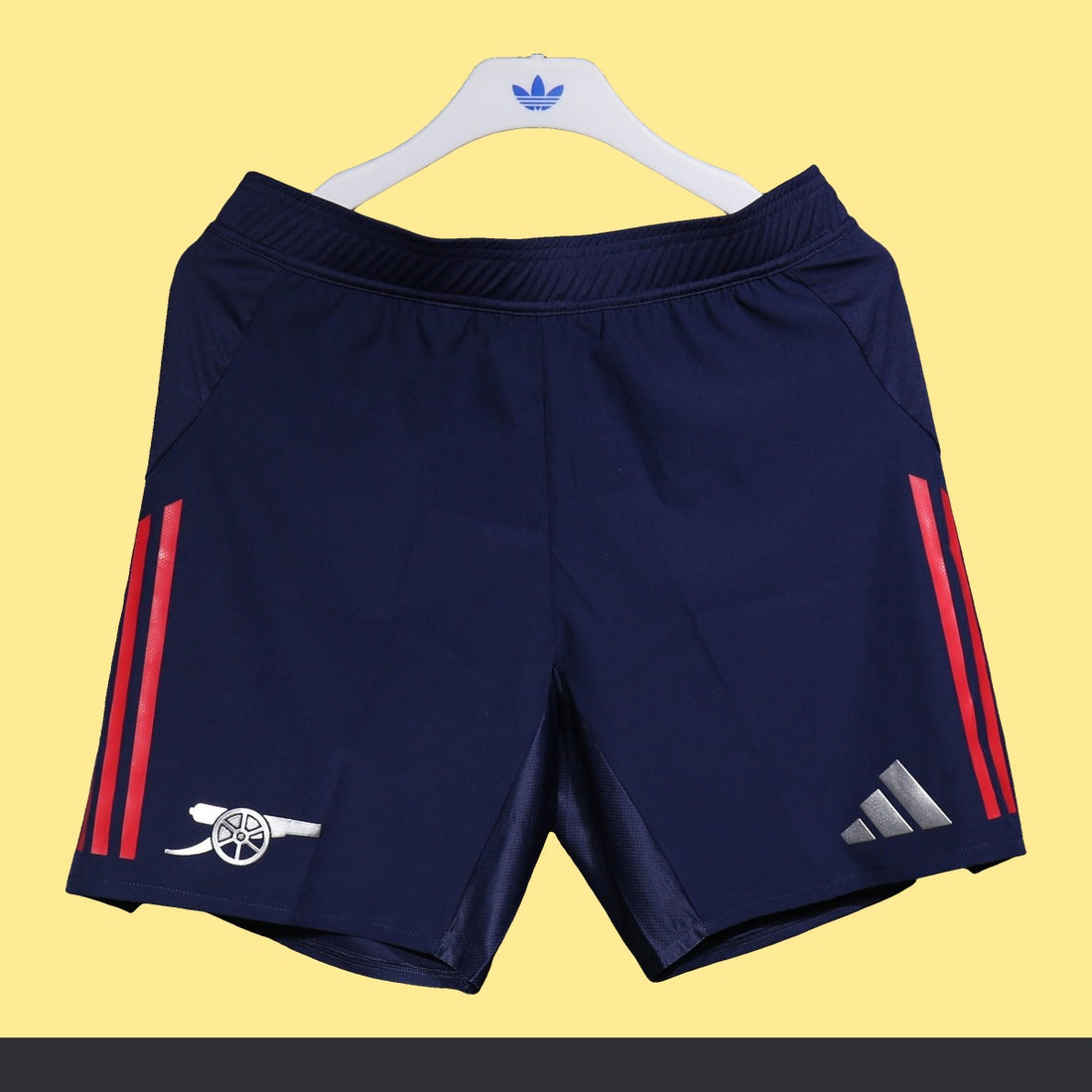 Short Arsenal adidas 2025 Visitante azul marino, foto 1 de 5