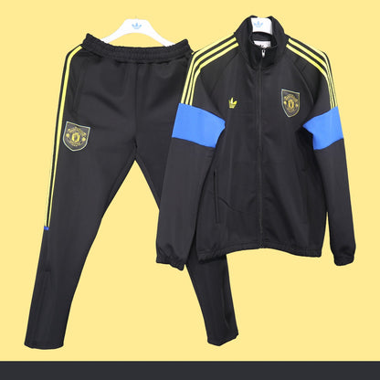 Conjunto Manchester United adidas 2026 Negro, foto 1 de 12