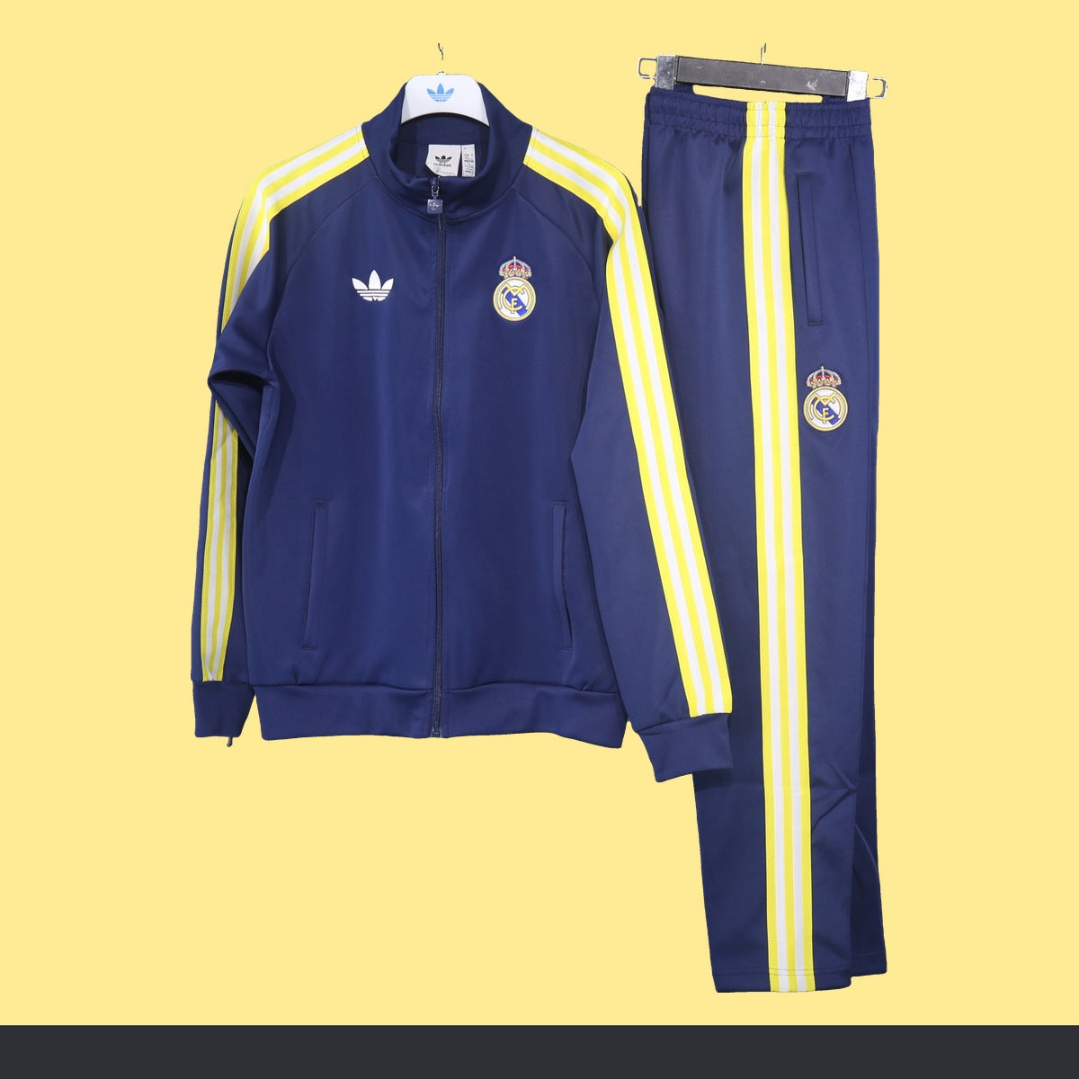 Conjunto Real Madrid adidas TRACK TOP Retro 2026 Azul marino, foto 1 de 11