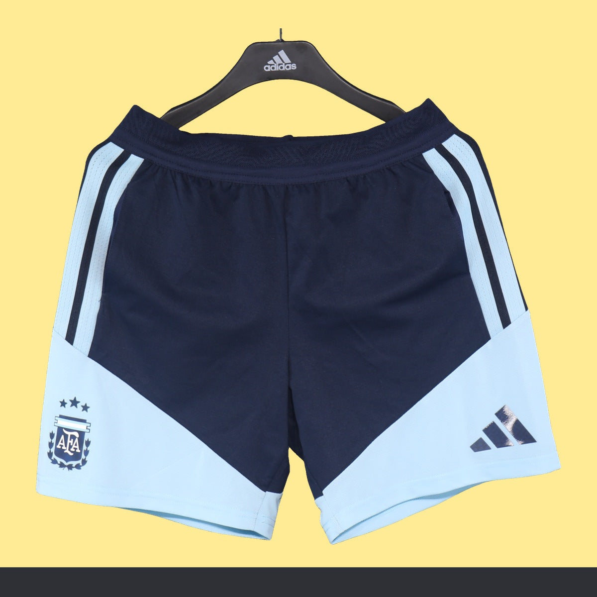 Short de Entrenamiento Argentina adidas 2026 Azul marino, foto 1 de 4