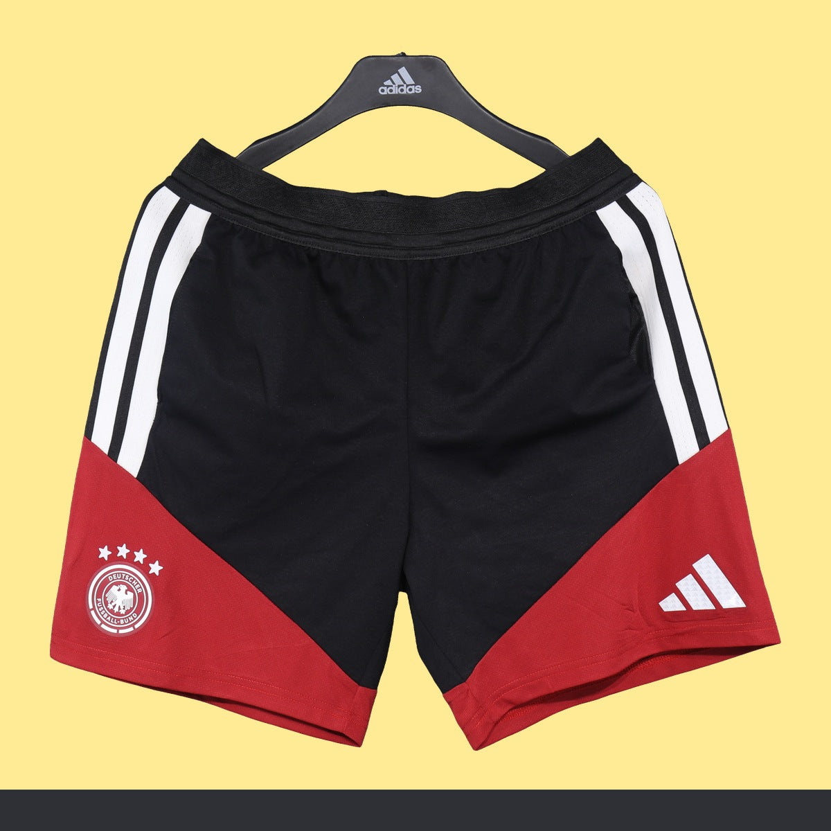 Short de Entrenamiento Alemania adidas 2026 Negro, foto 1 de 6