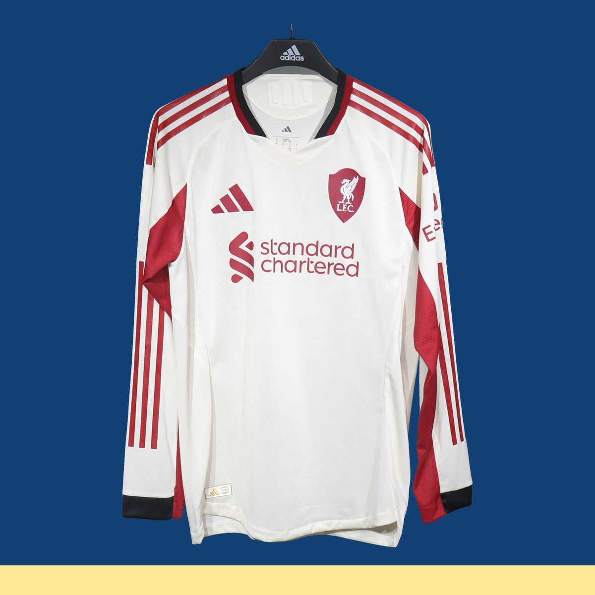 Jersey Liverpool 2025-26 Visitante blanco, foto 1 de 4