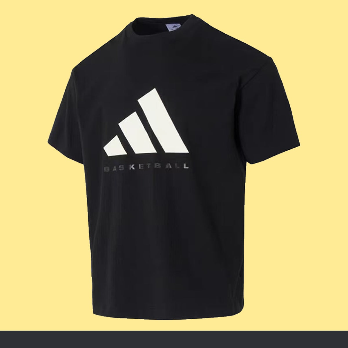 Playera adidas Basketball Letras en Diagonal, foto 1 de 10