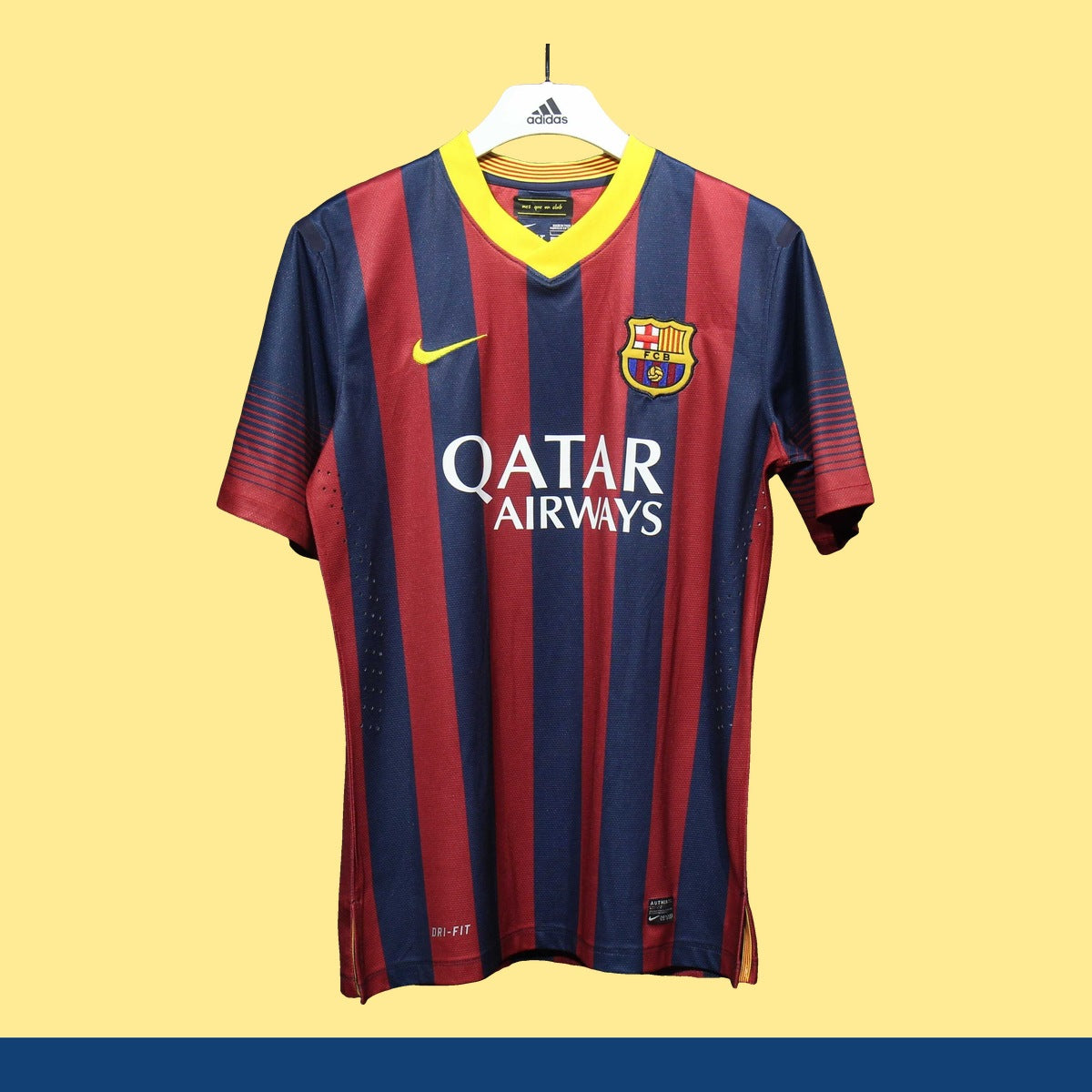 Jersey FC Barcelona 2013-14 Local rojo, foto 1 de 7