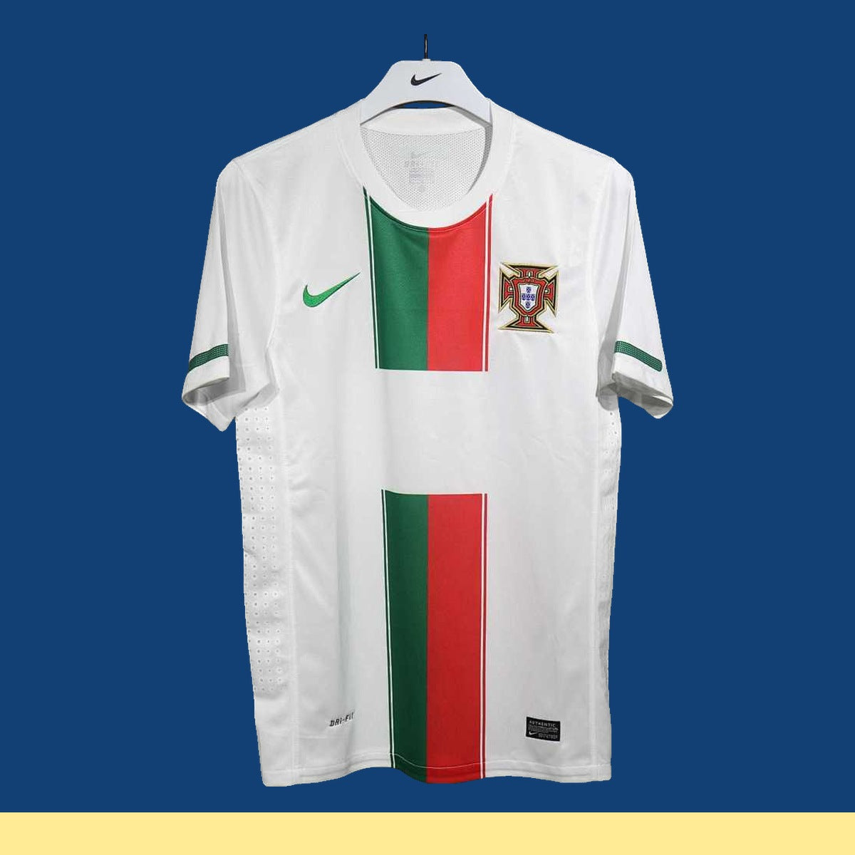 Jersey Portugal 2010 Visitante blanco, foto 1 de 7