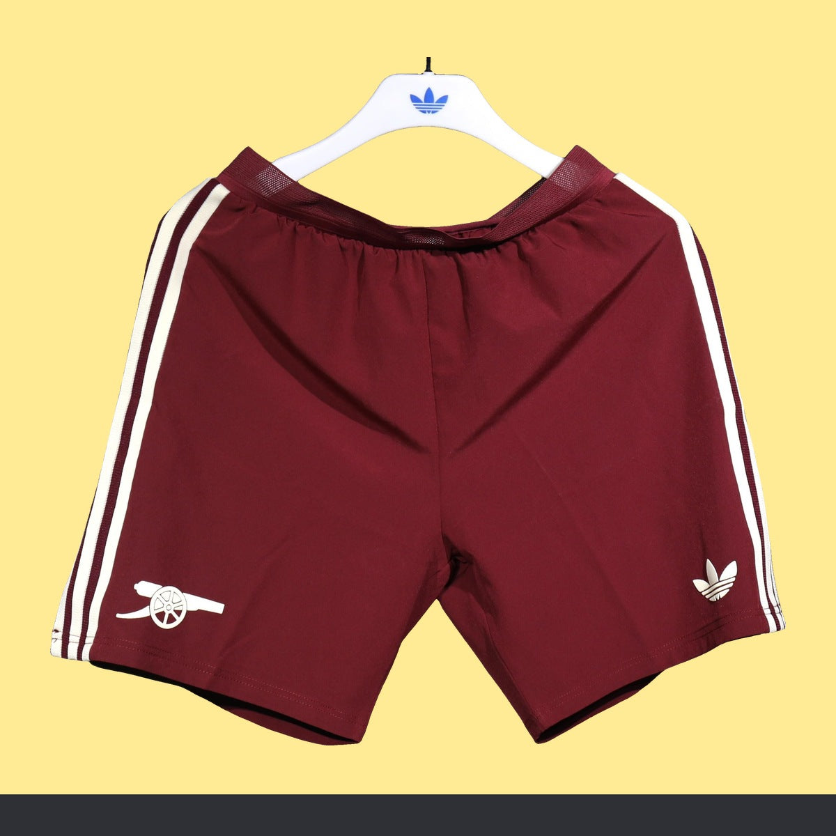 Short Arsenal adidas 2025 Tercero rojo, foto 1 de 5