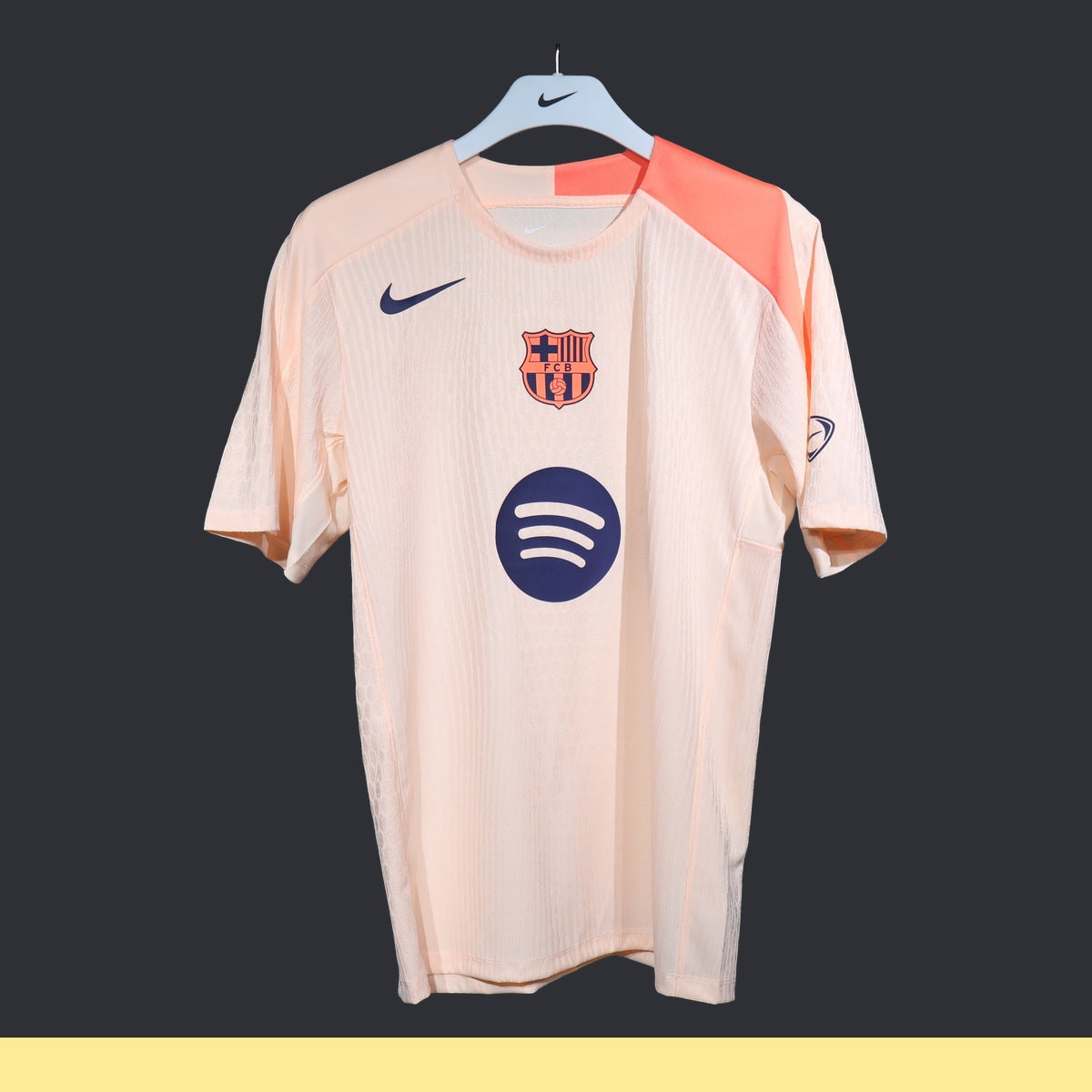 Playera de Entrenamiento FC Barcelona Nike 2025 Rosa, foto 1 de 4