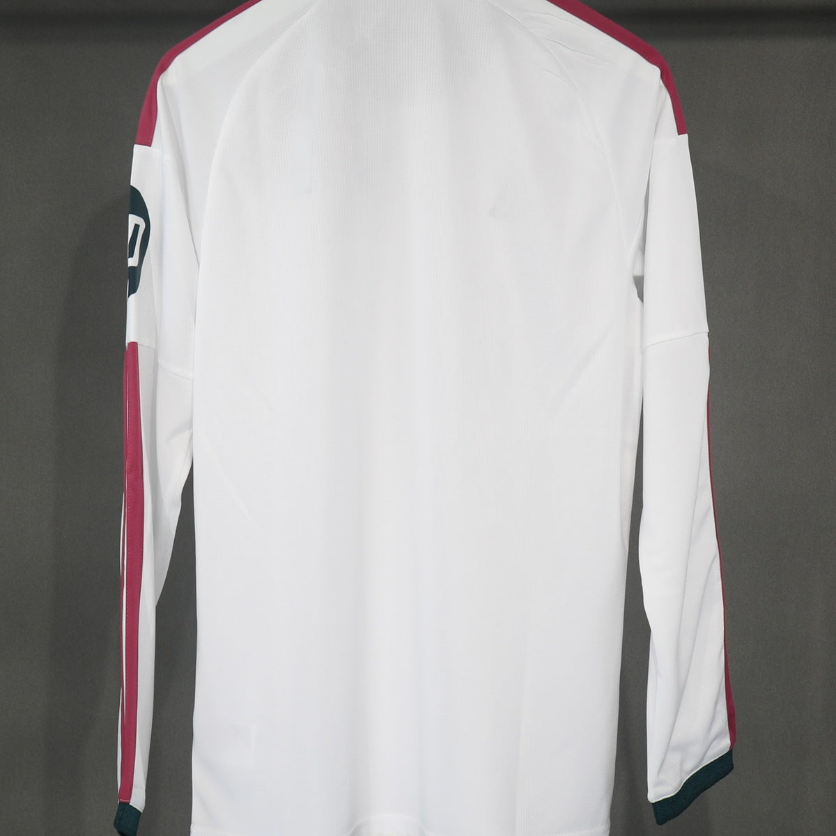 Jersey Real Madrid 2026-27 Local blanco, foto 2 de 5