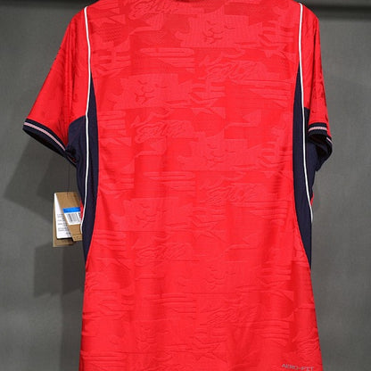 Jersey Inglaterra 2026 Visitante rojo, foto 2 de 5