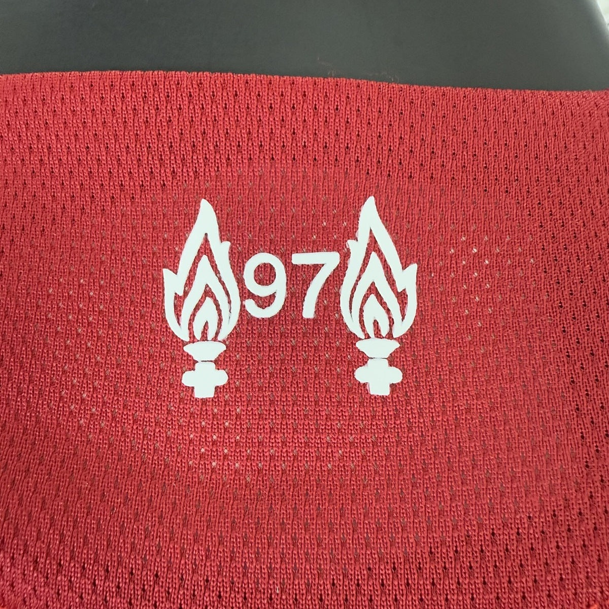 Jersey Liverpool 2025-26 Local rojo, foto 2 de 9