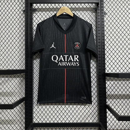 Jersey Paris Saint-Germain 2025-26 Cuarto Uniforme negro, foto 2 de 9