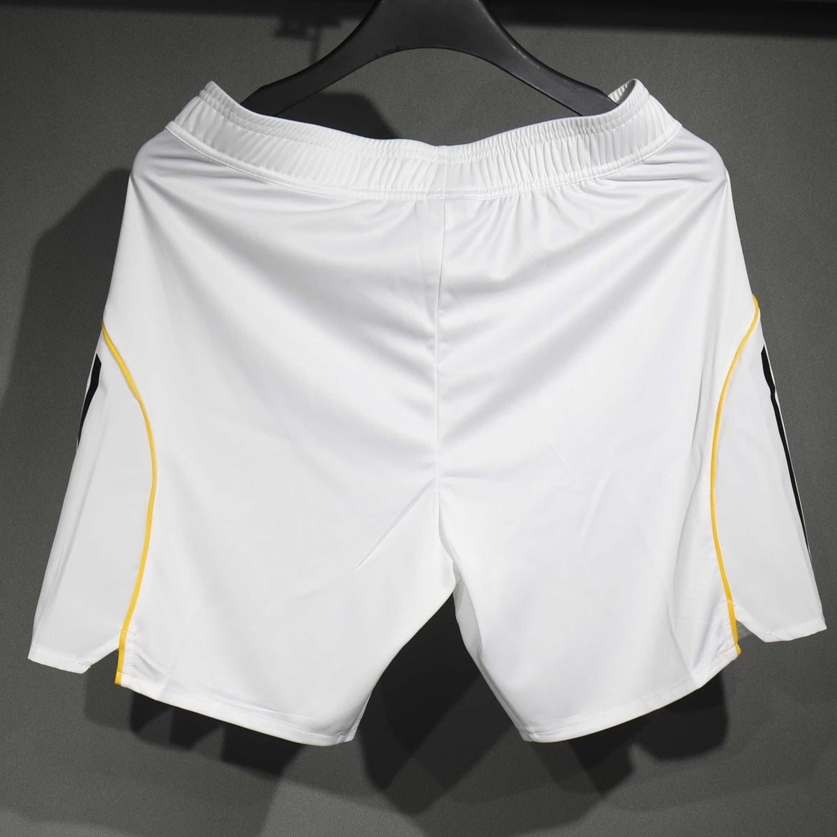 Short Real Madrid adidas 2025 Local blanco, foto 2 de 6