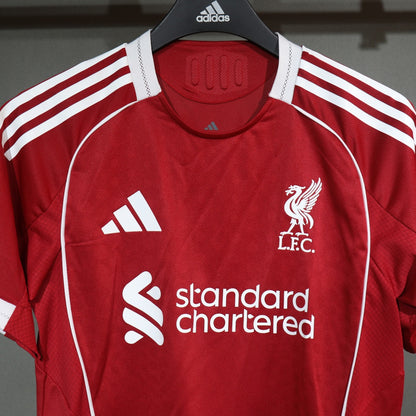 Jersey Liverpool 2025-26 Local rojo, foto 2 de 5