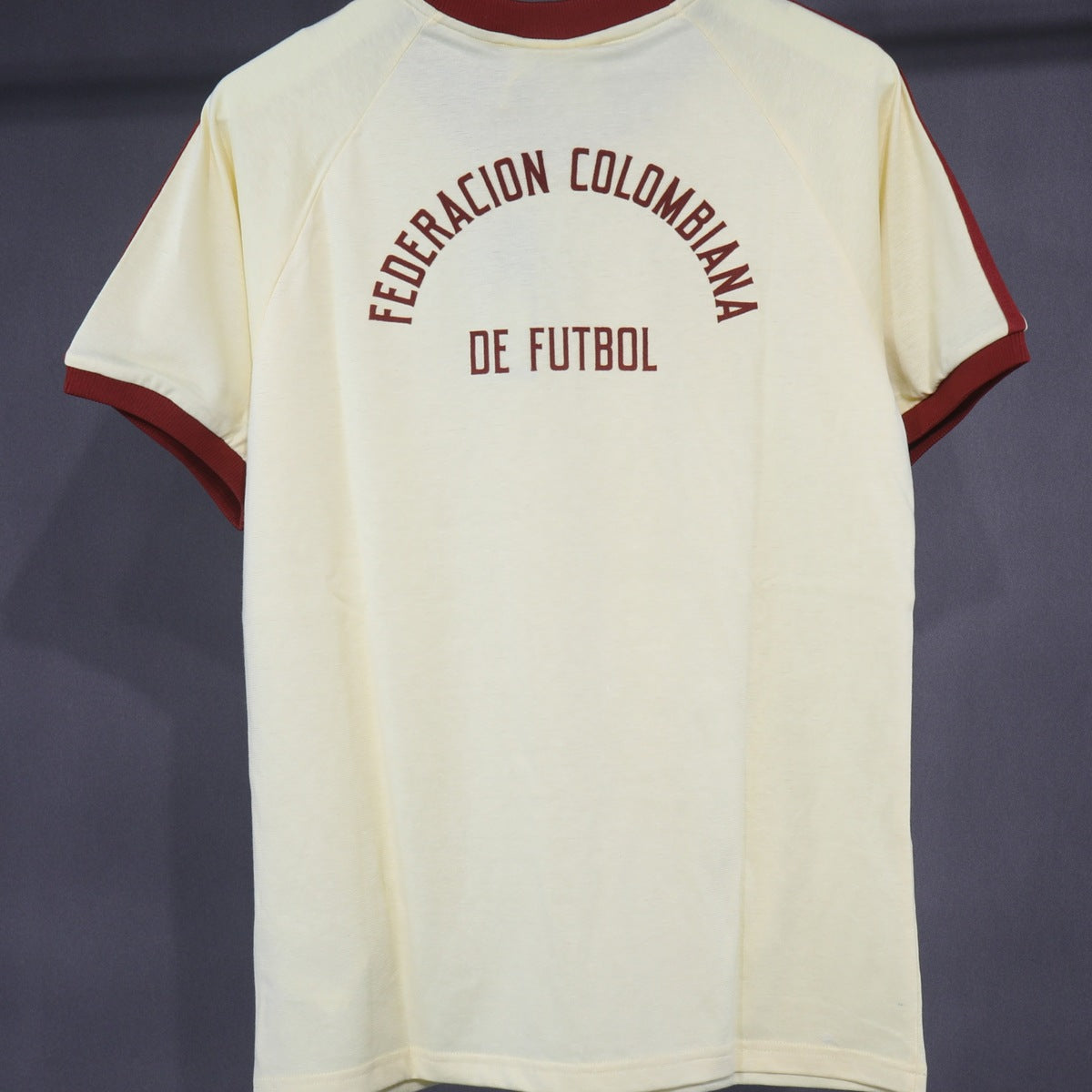 Playera Colombia adidas Retro 1990 Beige, foto 2 de 4