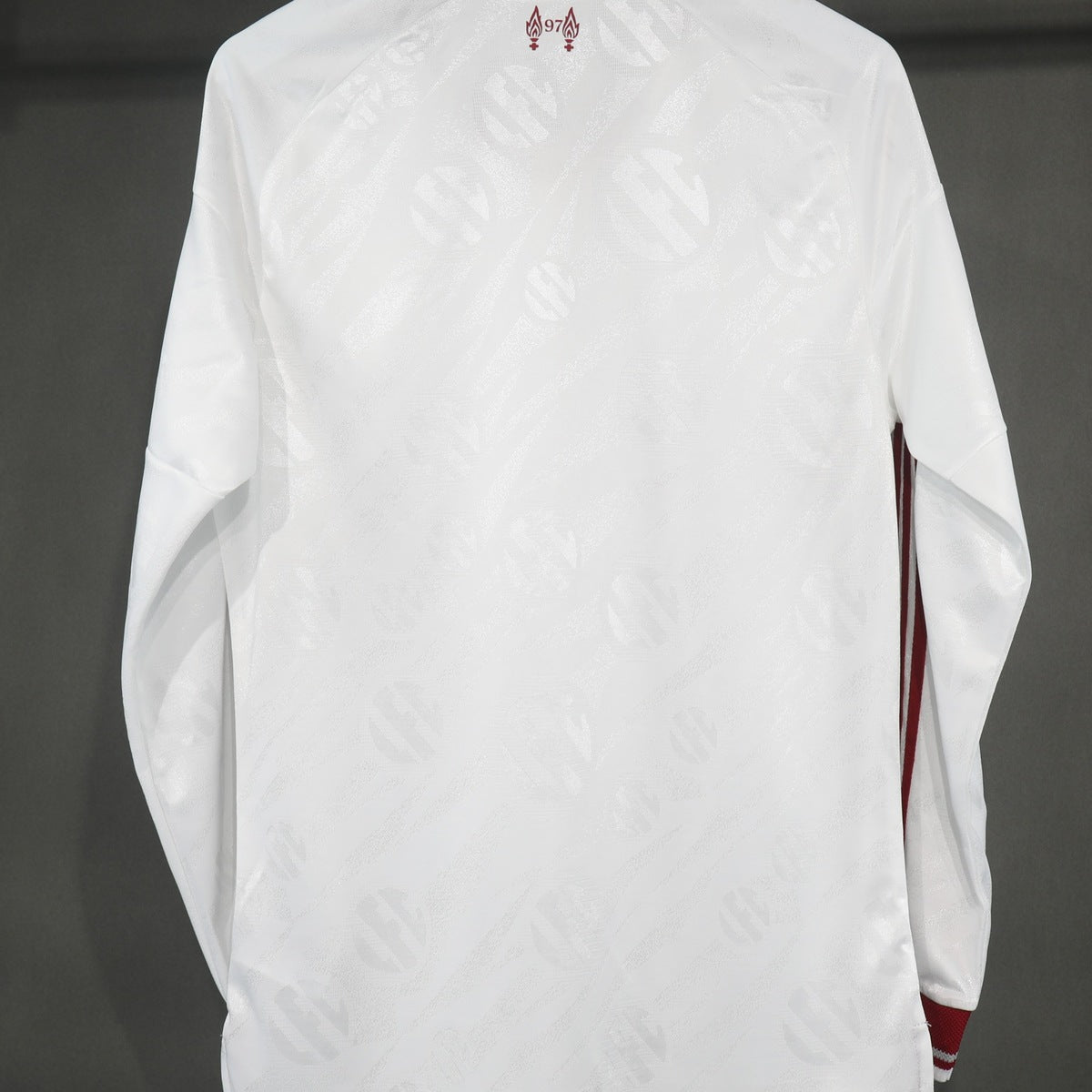 Jersey Liverpool 2026-27 Visitante blanco, foto 2 de 7