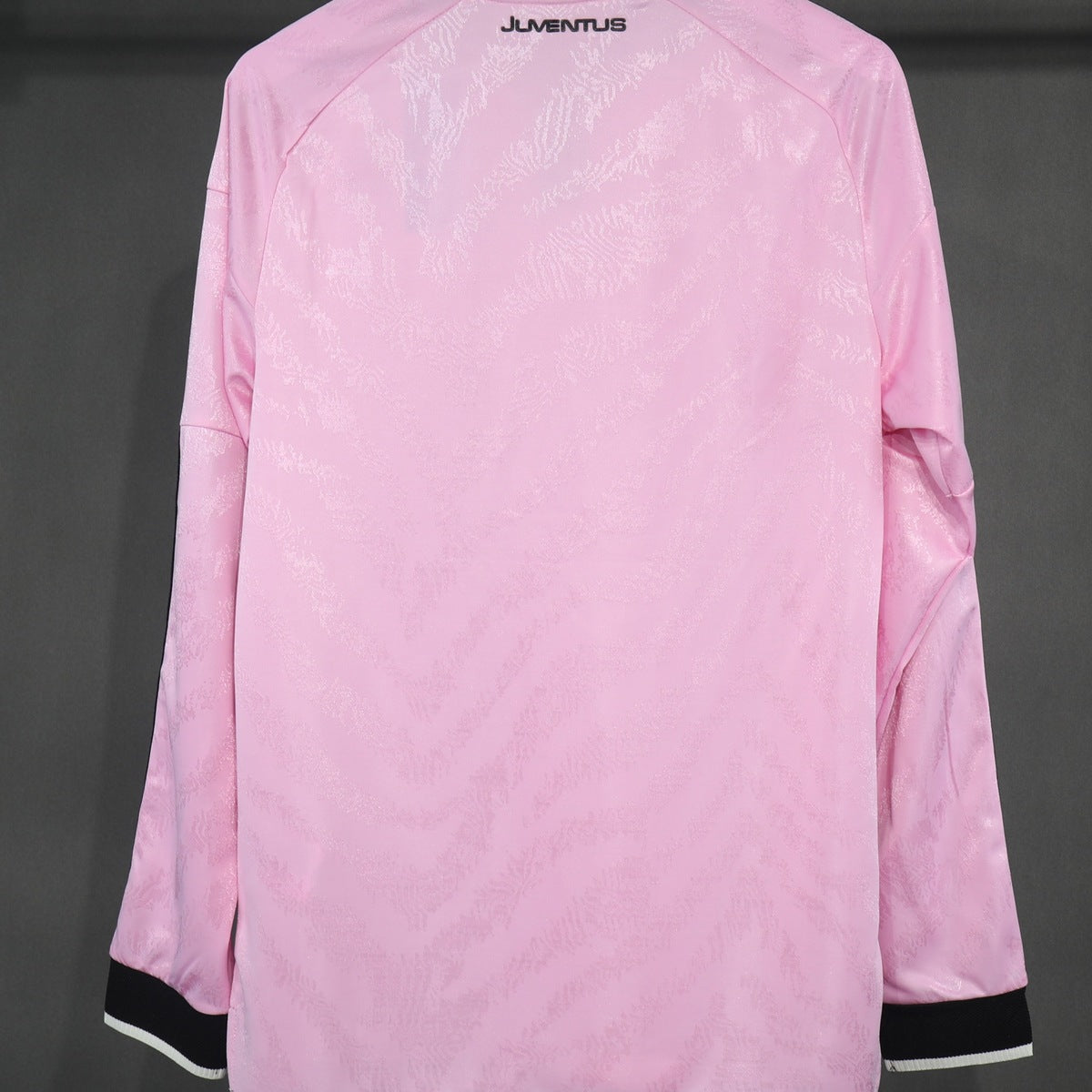 Jersey Juventus 2026-27 Visitante rosa, foto 2 de 8