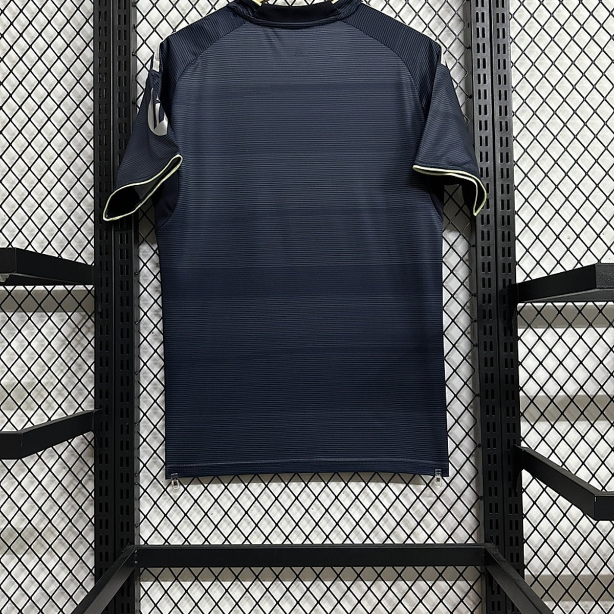 Jersey Real Madrid 2025-26 Visitante azul marino, foto 2 de 6