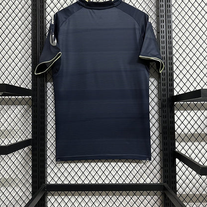 Jersey Real Madrid 2025-26 Visitante azul marino, foto 2 de 6
