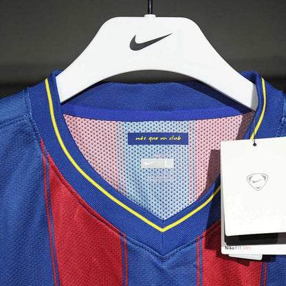 Jersey FC Barcelona 2009-10 Local rojo, foto 2 de 6