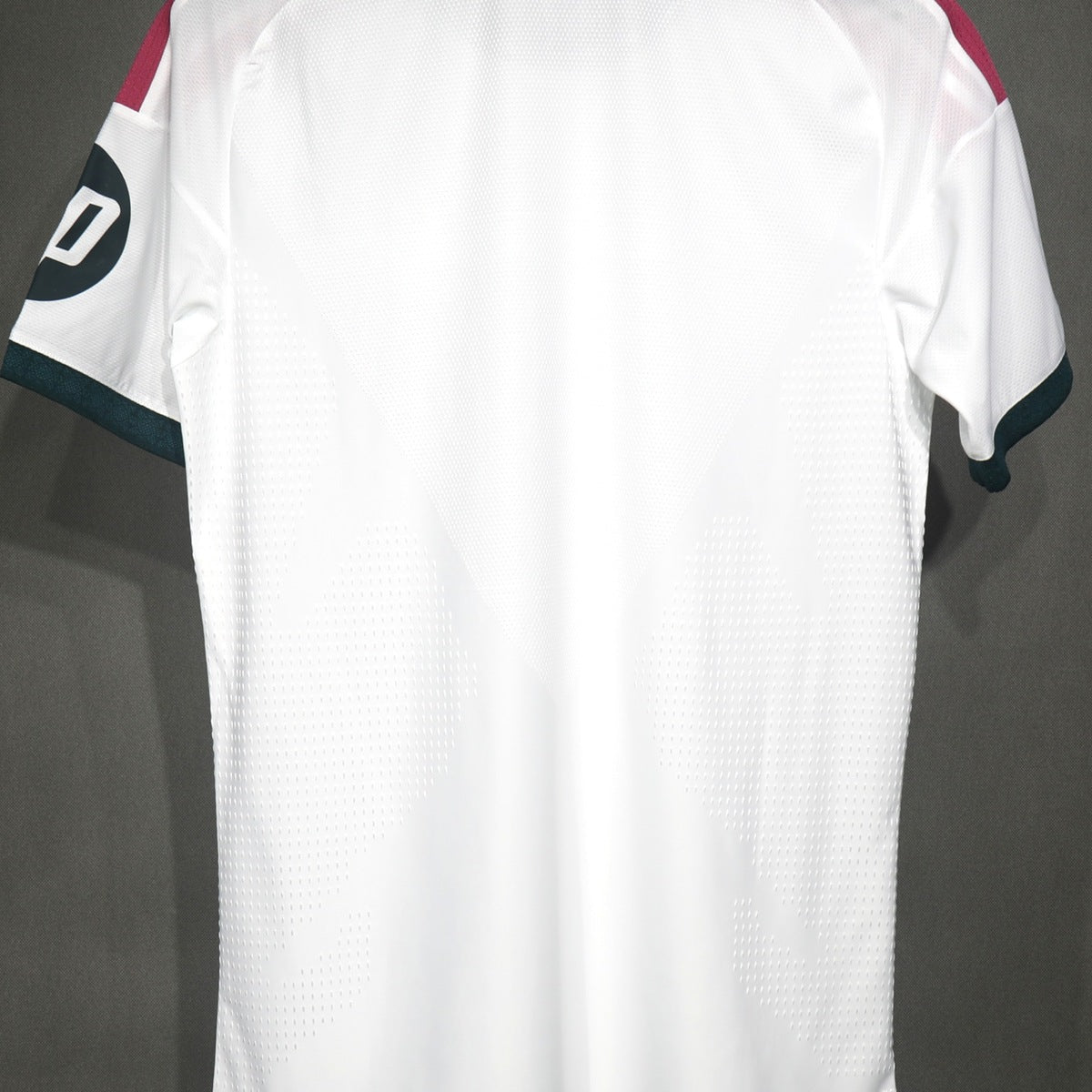 Jersey Real Madrid 2026-27 Local blanco, foto 3 de 9