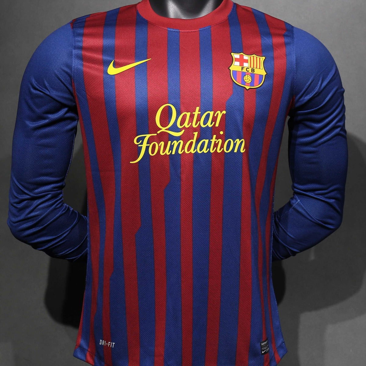 Jersey FC Barcelona 2011-12 Local rojo, foto 3 de 9