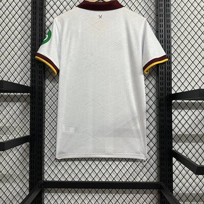 Jersey West Ham United 2024-25 Tercero blanco, foto 2 de 7