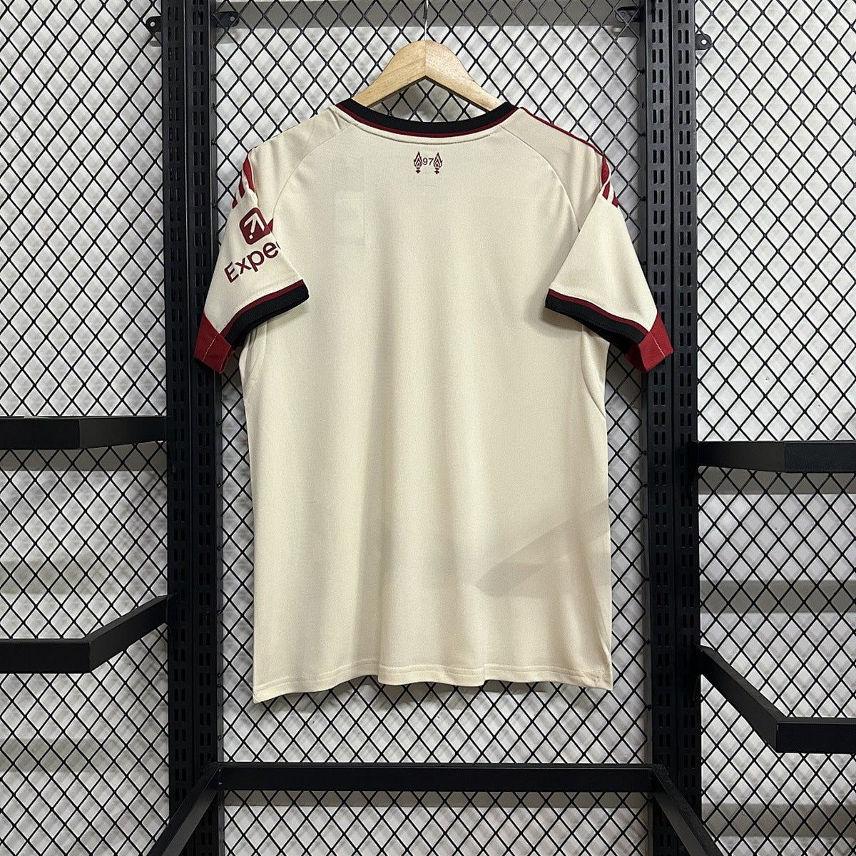 Jersey Liverpool 2025-26 Visitante beige, foto 2 de 7
