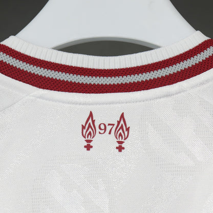 Jersey Liverpool 2026-27 Visitante blanco, foto 3 de 7