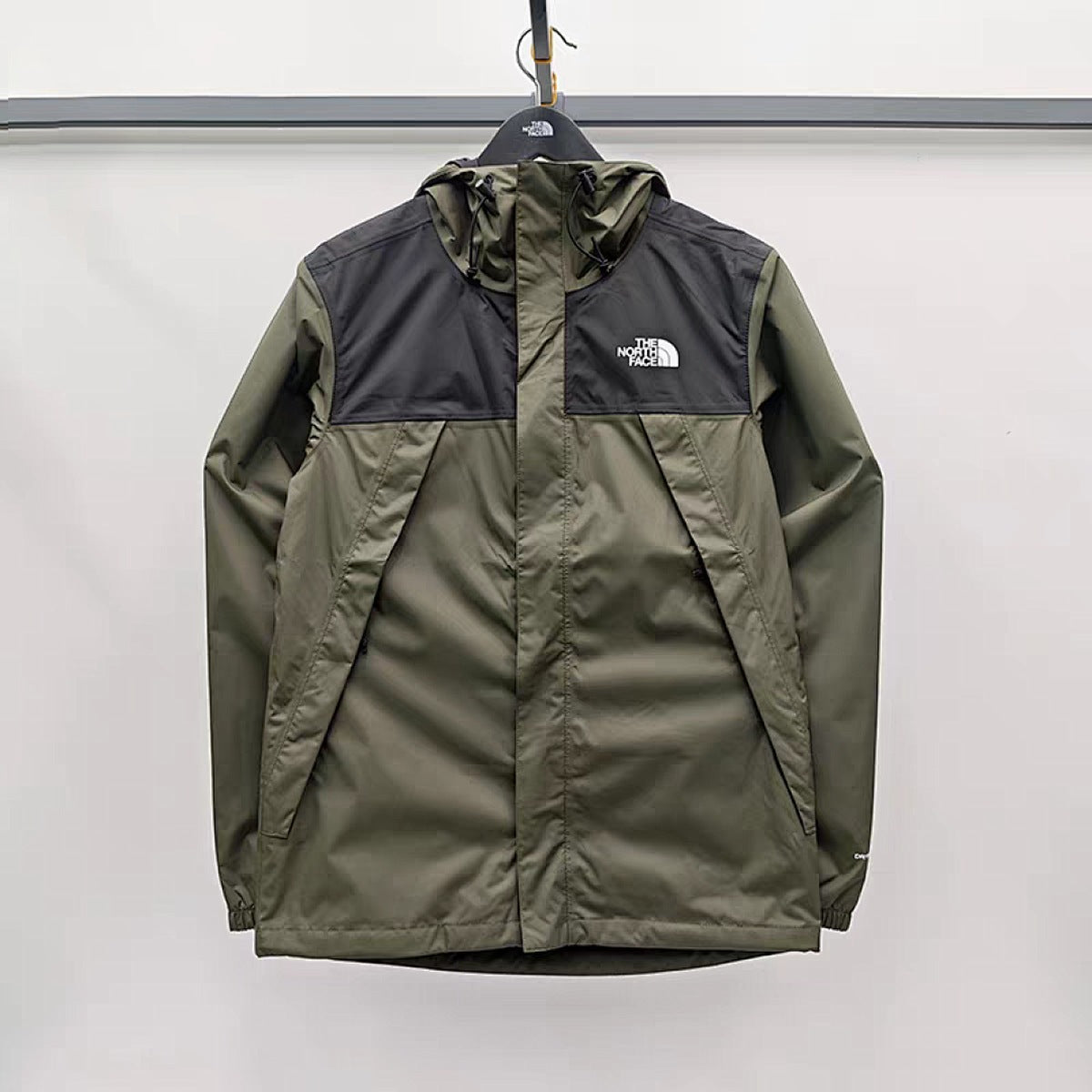 Chamarra The North Face Impermeable de Paneles negro, foto 3 de 10