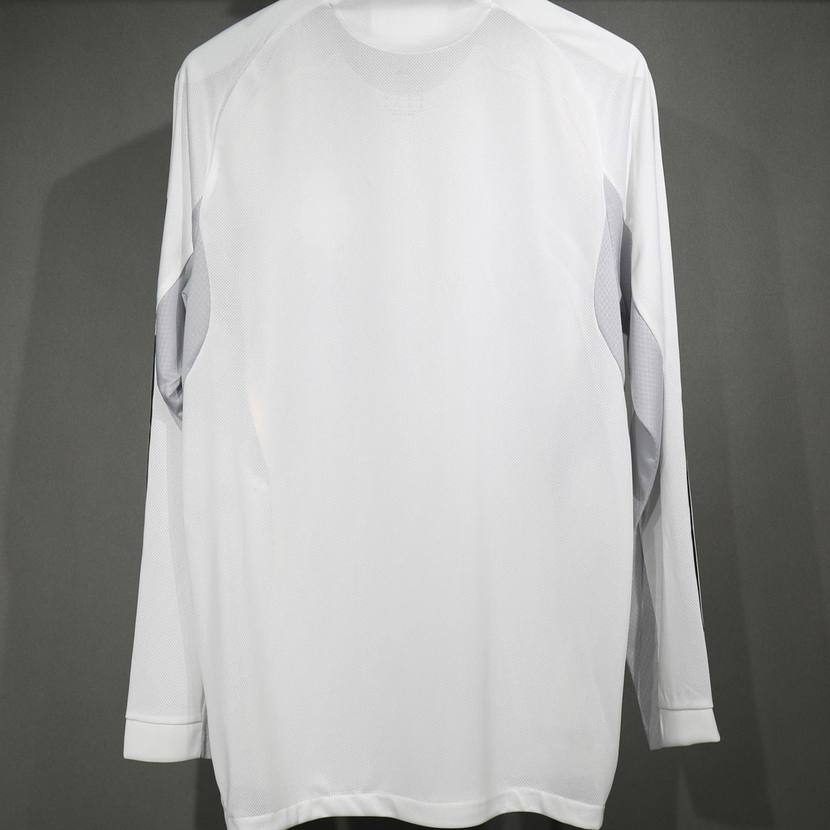 Jersey Real Madrid 2025-26 Local blanco, foto 2 de 6