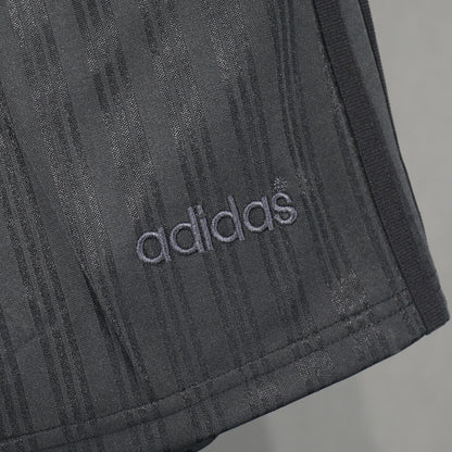 Short Liverpool adidas Retro 2026 Negro, foto 3 de 5