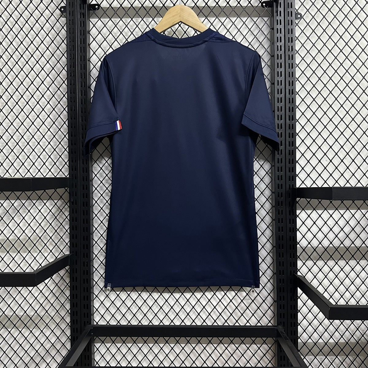 Jersey Paris Saint-Germain 2025-26 Local azul marino, foto 2 de 6