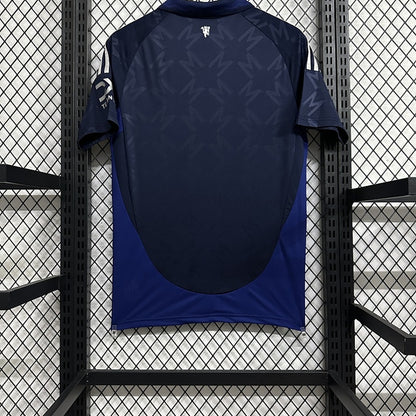 Jersey Manchester United 2024-25 Visitante azul marino, foto 2 de 5