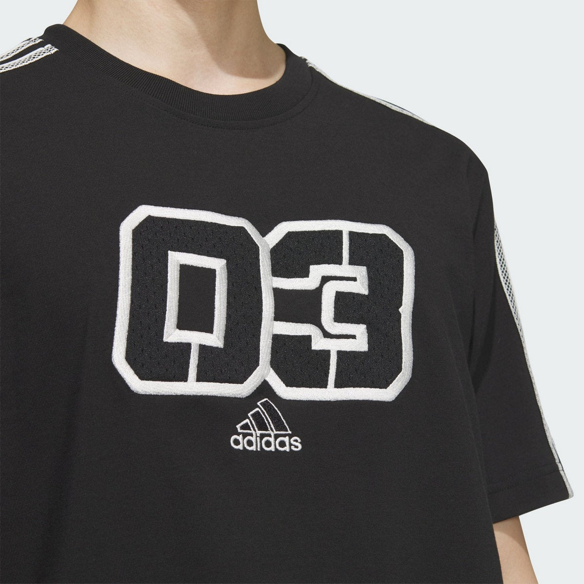 Playera adidas Número 03, foto 2 de 5