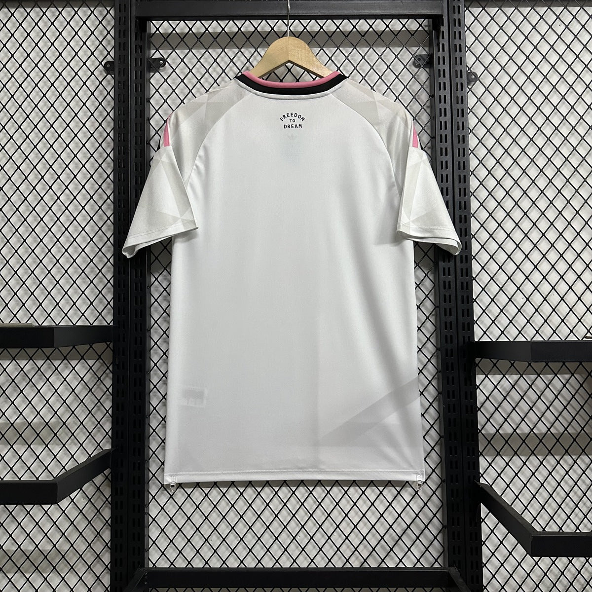 Jersey Inter Miami 2026-27 Tercero blanco, foto 2 de 8