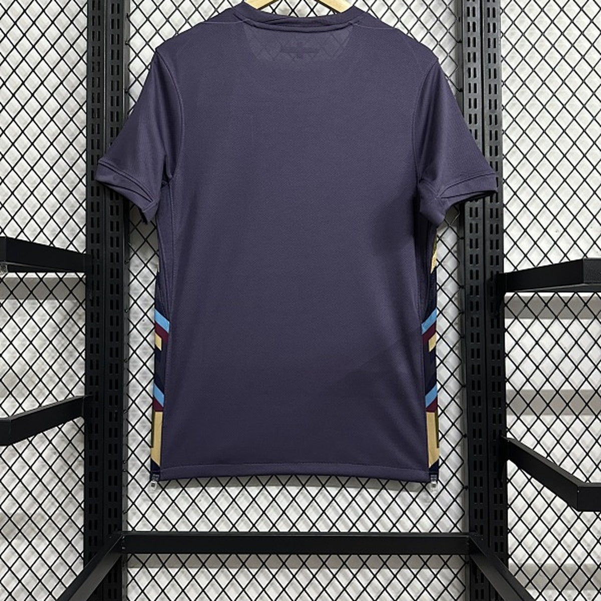 Jersey Inglaterra 2024 Visitante morado, foto 2 de 7