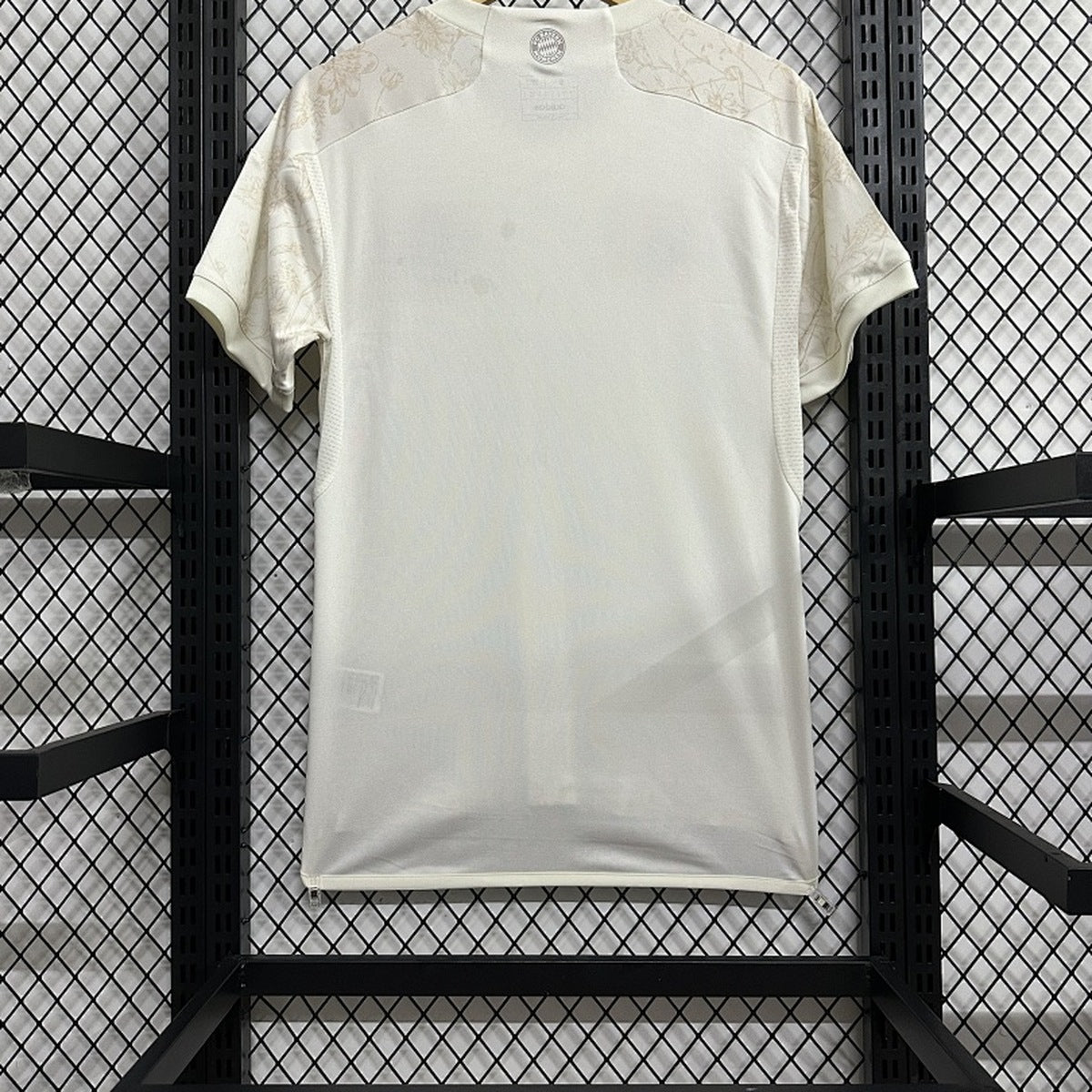 Jersey Bayern Múnich 2023-24 Tercero blanco, foto 2 de 8