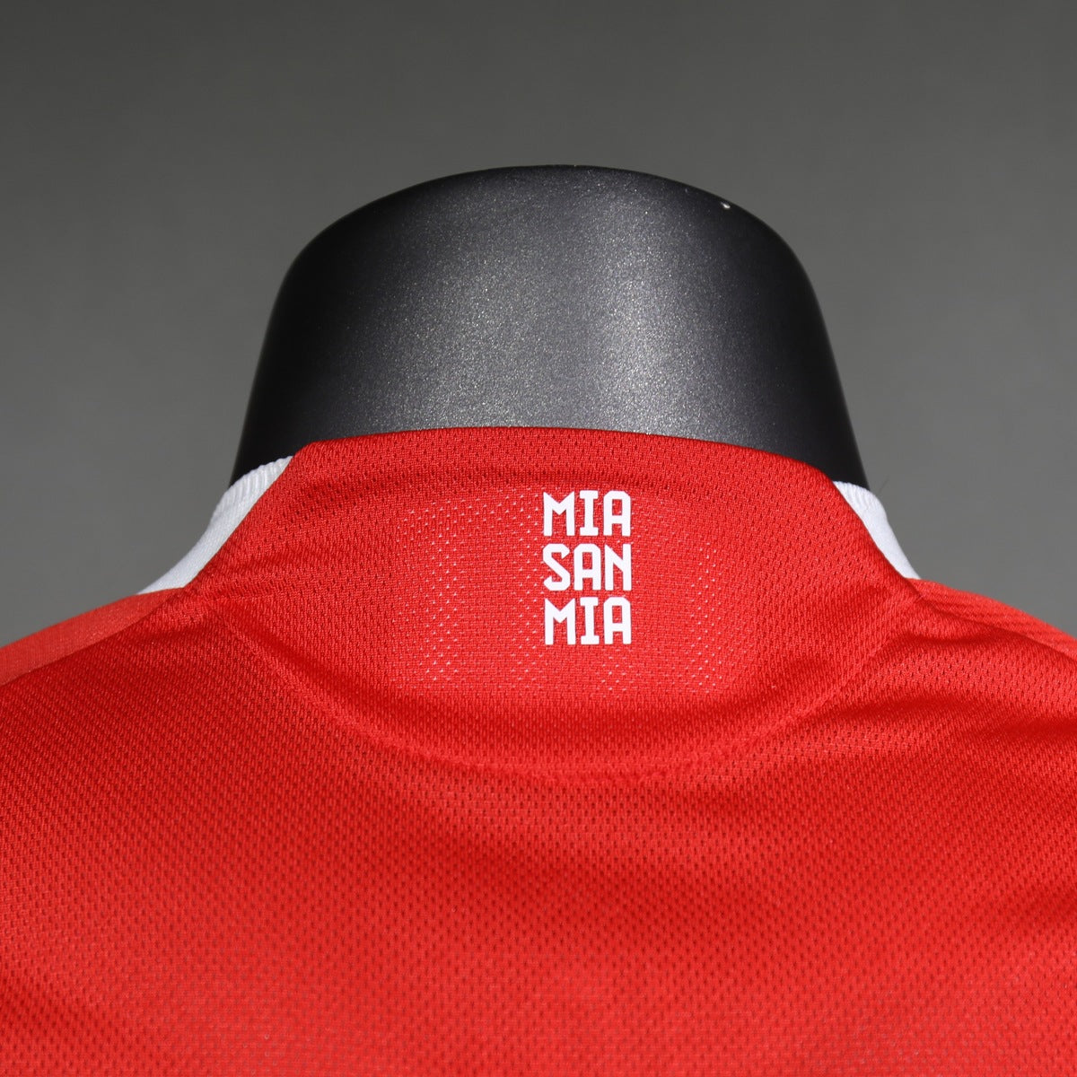 Jersey Bayern Múnich 2025-26 Local rojo, foto 3 de 7